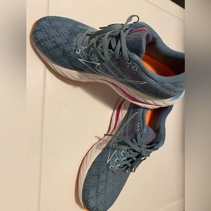 Mizuno, worn once